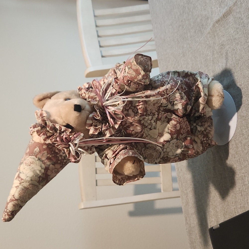 Decritive Bear